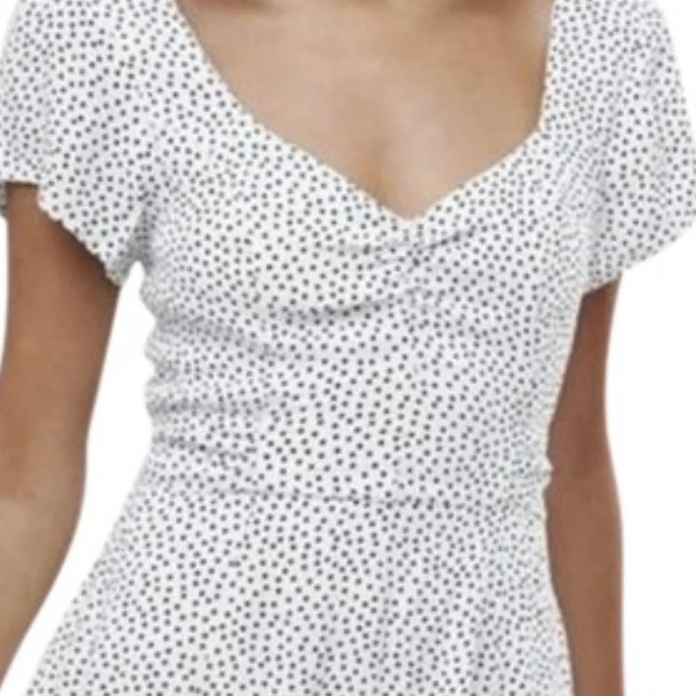 Abercrombie & Fitch White Mini Dress with Black Polka Dots - Picture 4 of 7